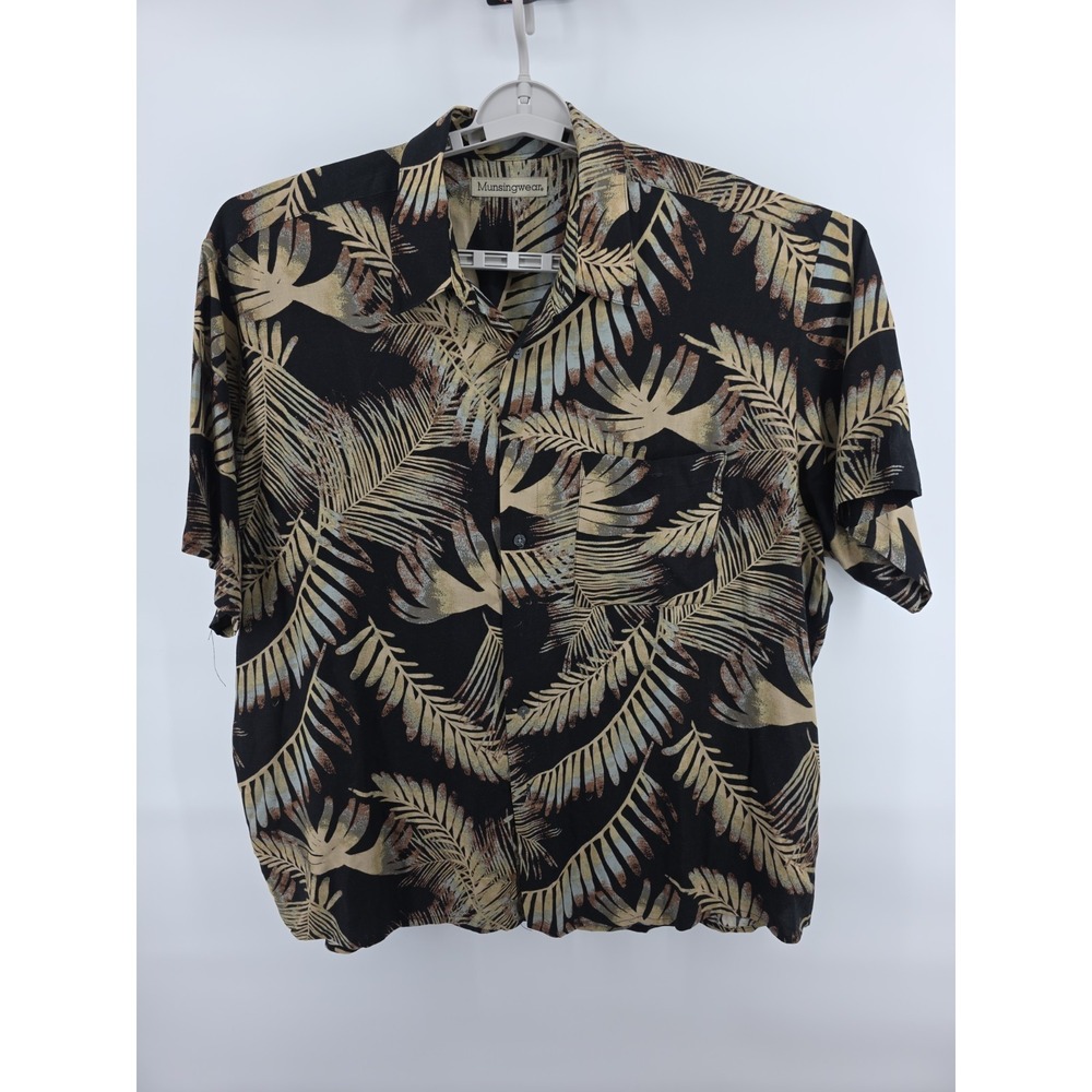 Munsingwear Hawaiian Shirt Men's XL Button Up Black Hawaiian with Fern Pattern